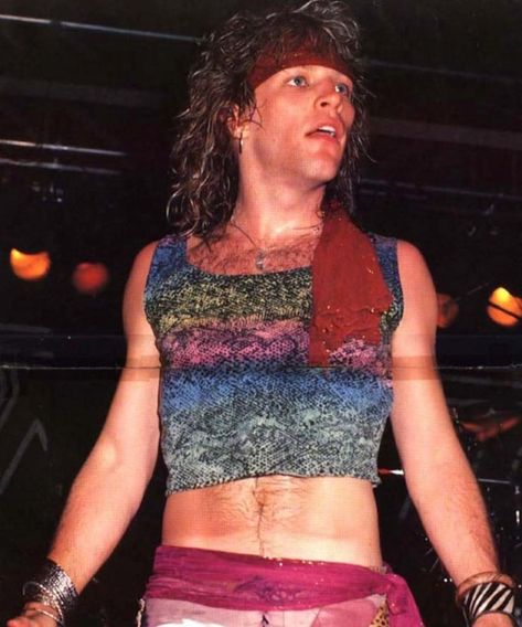 Men In Crop Tops 80s, Men Crop Top, Guy In Crop Top, Bon Jovi Videos, 80’s Outfits, Crop Top Men, 80’s Men, Boys In Crop Tops, Bon Jovi 80s