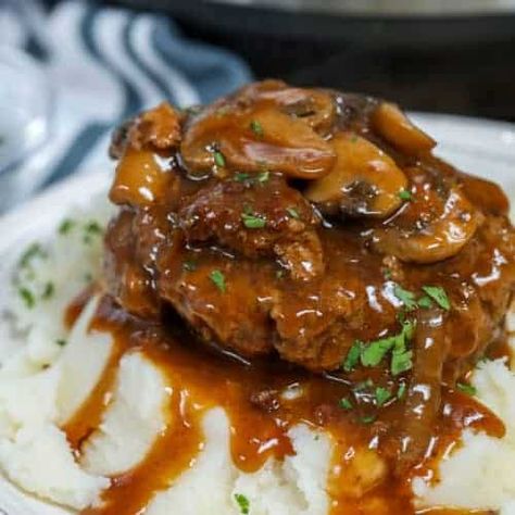 Instant Pot Salisbury Steak - Spend With Pennies Salisbury Steak Crockpot, Homemade Salisbury Steak, Easy Salisbury Steak, Best Mac N Cheese Recipe, Slow Cooker Salisbury Steak, Swiss Steak, Salisbury Steak Recipes, Savory Pumpkin Recipes, Beef Patties