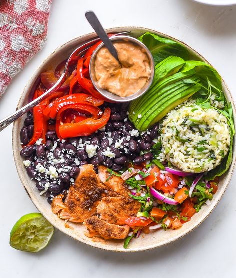 Salmon Burrito Bowl, Tortilla Bowls, Burger Salad, Whole Grain Rice, Yummy Salads, Vegetable Noodles, Healthy Salmon, Salmon And Rice, Salmon Dinner