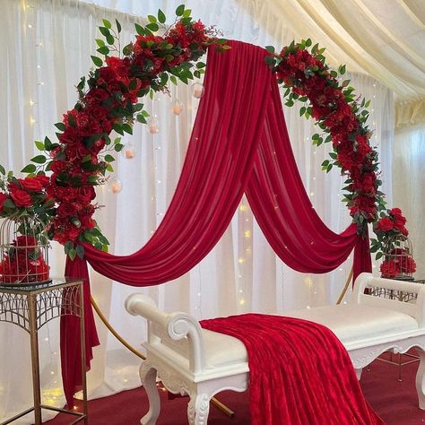 Flower Table Decorations, Wedding Bed, Wedding Room Decorations, Creative Wall Painting, Red Wedding Theme, Valentines Balloons, Victoria Wedding, Wedding Planning Decor, Arch Decoration