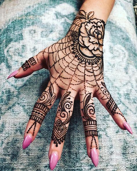 Tattoo Cover Ups, Cute Henna Designs, Cute Henna Tattoos, Henna Style Tattoos, Henna Inspo, Henna Inspired Tattoos, Cute Henna, Henna Designs For Kids, Henna Ideas