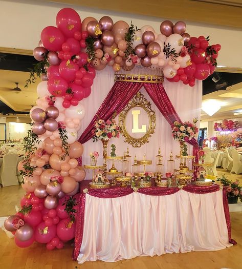 EVENT DESIGNER on Instagram: “Floral design Balloon design Dessert Table Main table Shimmer backdrop and Marquee Numbers By @blossombloomsevents Save the date…” Quinceanera Main Table Ideas, Main Table Quinceanera, Shimmer Backdrop, Marquee Numbers, Design Balloon, Pink Quince, Quince Decorations, Main Table, Quinceanera Ideas