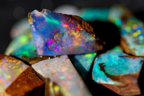 Boulder Opal Meaning and Spiritual Properties Boulder Opal Meaning, Mineral Identification, Opal Meaning, Crystal Kingdom, Rock Tumbler, Metaphysical Healing, Types Of Opals, Herbal Healing, Gemstone Meanings