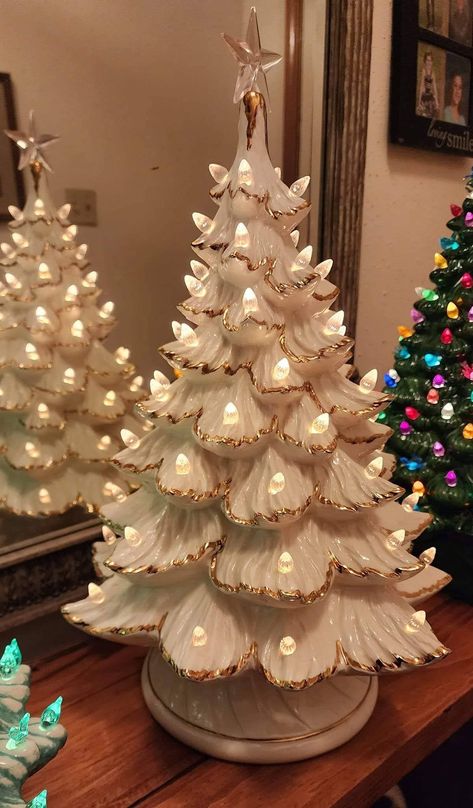 Vintage Ceramic Tree Christmas, Ceramic Tree Display Ideas, Ceramic Christmas Trees Vintage, Painting Ceramic Christmas Tree, Vintage Ceramic Christmas Trees, Ceramic Tree Painting Ideas, Ceramic Christmas Tree Painting Ideas, Ceramic Tree Christmas, Pottery Trees