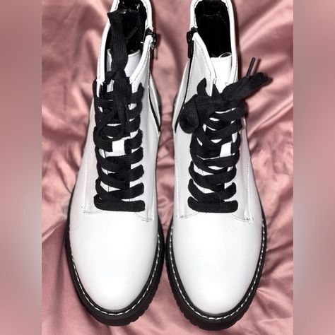 Women’s madden girl white boots, size 8M, new Madden Girl Shoes, Doc Marten Oxford, White Boots, Madden Girl, Girl Shoes, Dr. Martens Boots, Combat Boots, Oxford Shoes, Boots