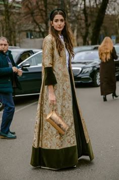 Ramadan 2024, Coat Check, Japanese Jacket, Street Style Fall, Moroccan Clothing, Milan Fashion Week Street Style, Moroccan Fashion, Mode Abaya, The Best Street Style