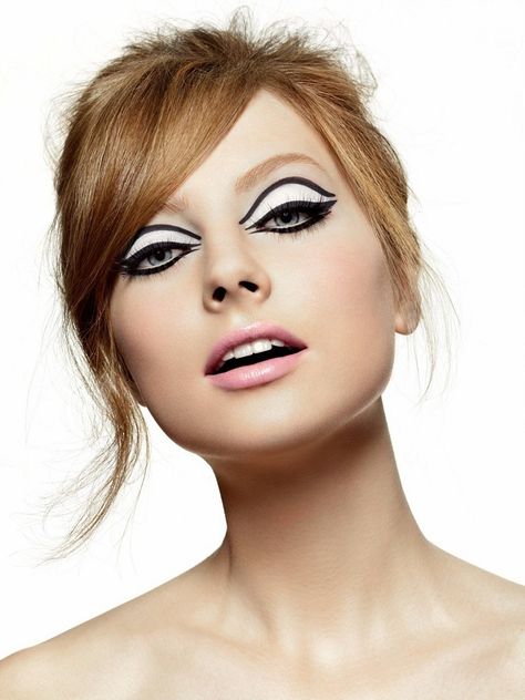 A classic 60's look by Lisa Eldridge 60’s Makeup, Mod Makeup, 1960s Makeup, Editorial Make-up, Famous Makeup Artists, 60s Makeup, 1960s Hair, 70s Makeup, 60s Hair