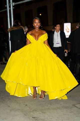 Yellow Dress Outfit Black Women, Ball Gowns Black Women, Black Women In Gowns, Yellow Dress Black Women, Yellow Outfits Black Women, Black Women Yellow Dress, Yellow Outfit Black Women, Black Women In Yellow Dresses, Yellow Ballgown