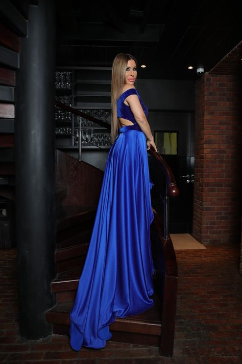 Royal blue long tail gown Long Tail Gown, Tail Gown, Long Gowns, Diy Fashion Hacks, Apple Wallpaper Iphone, Party Wear Indian Dresses, Fashion Hacks, Prom Night, Apple Wallpaper