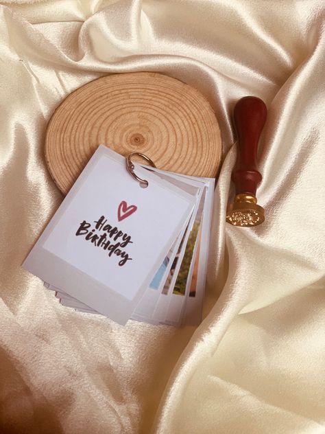 Polaroid Birthday Gift Ideas, Ring Album Background, Ring Album Photos, Poloride Photo, Polaroid Birthday Ideas, Ring Album Ideas, Polaroid Gift Ideas, Memories Frame, Happy Birthday Calligraphy