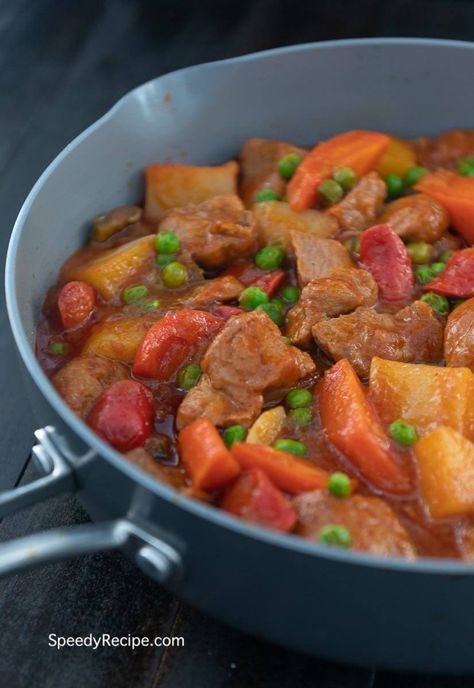 Pork Afritada Recipe, Pork Afritada, Chicken Afritada Recipe, Yummy Pork Recipes, Roasted Pork Tenderloin Recipes, Pork Adobo, Pork Broth, Roasted Pork Tenderloins, Pork Stew