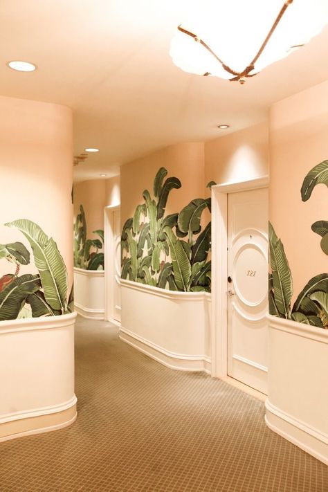 Beverly Hills Hotel Wallpaper, The Beverly Hills Hotel, Cherry Blossom Girl, Banana Leaf Wallpaper, Archi Design, Beverly Hills Hotel, Bedroom Hotel, Hotel Decor, Hotel Design