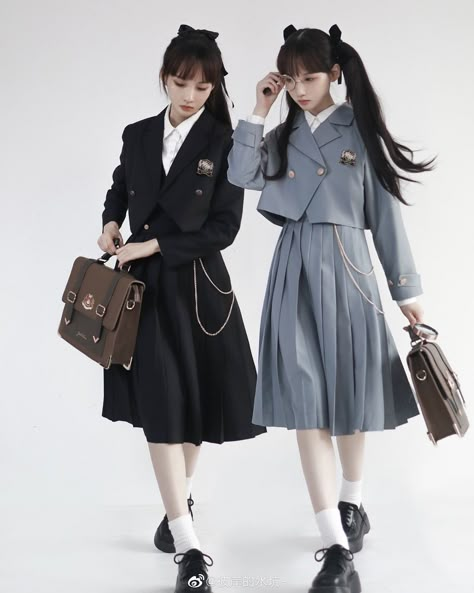 Japanese Uniform, Studio Photography Fashion, School Uniform Fashion, School Uniform Outfits, Diy Clothes Design, Twin Outfits, Female Pose Reference, Pose Ref, School Uniforms