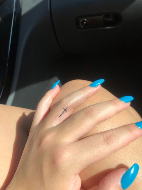 Small Cross Finger Tattoo, Cross On Collar Bone Tattoo, Dainty Tattoos With Meaning Christian, Tattoo Ideas Female Jesus, Christian Tattoos Minimalist, Cross Hand Tattoos For Women, Hand Tattoos Cross, Simple Jesus Tattoos, Cross Tattoo Finger