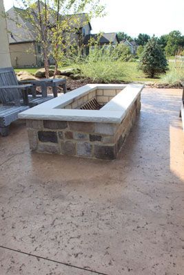 Outdoor Rectangle Fire Pit Ideas, Rectangular Fire Pit Ideas, Rectangle Fire Pit Ideas, Fire Pit Backyard Ideas, Rectangle Fire Pit, Diy Fire Pit Ideas, Fire Pit Party, Affordable Backyard Ideas, Outside Fire Pits