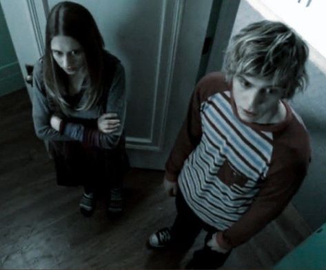 Tate Langdon And Violet Harmon, Tate Langdon And Violet, Violet Harmon, Tate And Violet, Tate Langdon, Horror Story, American Horror, American Horror Story, Violet