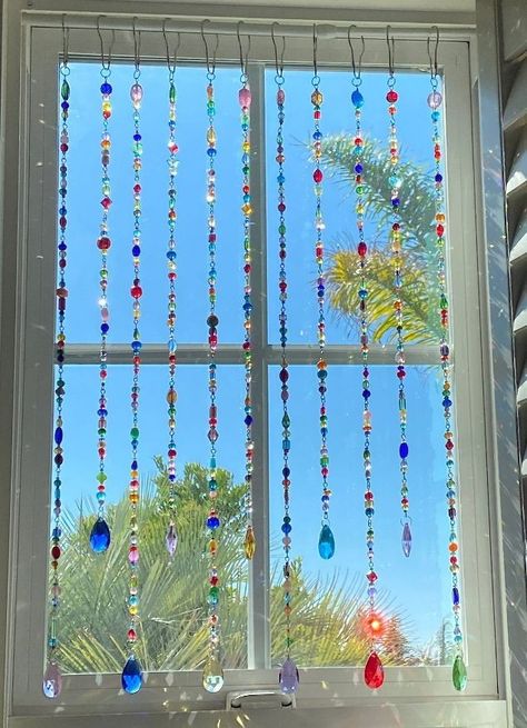 Beaded Window Hanging Diy, Diy Suncatchers Beads, Diy Beaded Suncatchers, Suncatchers Made Out Of Beads, Suncatcher Aesthetic, Beaded Suncatcher Diy, Matisse Cat, Suncatcher Diy, Lover Poster