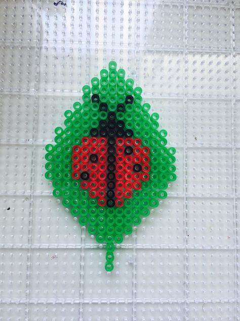 Ladybug Perler Beads, Perler Bead Leaf, Leaf Perler Beads, Hama Coaster, Rave Crafts, Perler Animals, Primary Montessori, Ladybug On Leaf, Minecraft Beads