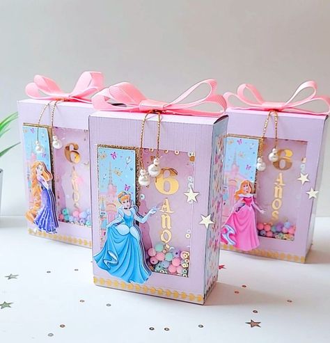 Disney Princess Birthday Favors, Princess Party Favor, Princess Favors, Return Gifts For Kids, Princess Birthday Party Decorations, Construction Theme Party, Disney Princess Birthday Party, Princess Theme Birthday, Birthday Party Treats