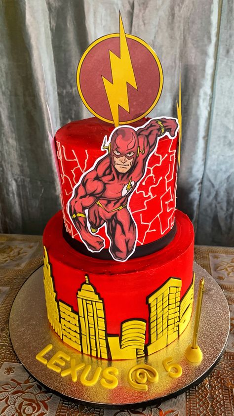 Flash cake
Flash ideas 
Flash design Flash Birthday Party Ideas, Bolo Do Flash, The Flash Cake, Flash Birthday Cake, Flash Cake, Flash Characters, Superhero Birthday Cake, Tatuaje A Color, Simple Birthday Cake