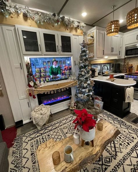 Rv Christmas Tree Ideas, Christmas Rv Decor, Rv Christmas Decorations Rv Campers, Christmas Rv Decorations, Rv Christmas Decor, 5th Wheel Camper Ideas Rv Decorating, Rv Living Full Time Decor, Camper Christmas Decorations, Rv Living Full Time Rv Organization