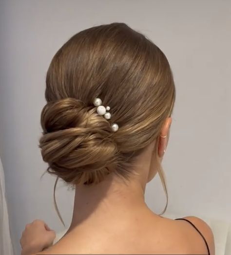 Bridal Bun Pearls, Amanda Batula Wedding, Slick Back Bun Wedding Hair, Sleek Low Bun Wedding Hair, Low Wedding Bun, Amanda Batula, Low Bun Wedding Hair, Bride Hairstyles Updo, Wedding Bun