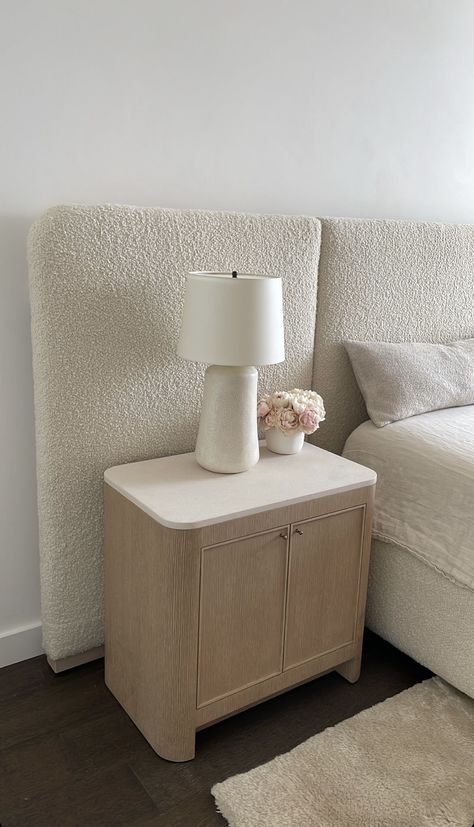 Bed Side Table Aesthetic, Apartment Aesthetic Living Room, Living Room Design Cozy, Room Ideas Summer, Clip In Hair Extensions Styles, Side Table Aesthetic, 22 Inch Hair, Minimalistic Apartment, 22 Inch Hair Extensions