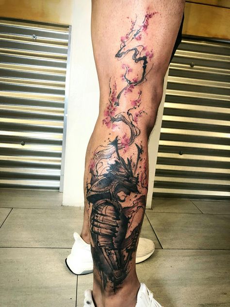 Red Samurai Tattoo, Asian Leg Tattoo Men, Samurai Tattoo Design Leg, Samurai Tattoo For Women, Samurai Tattoo On Leg, Samurai Calf Tattoo, Samurai Tattoo Men, Samurai Tatoos, Samurai Tattoo Design Warriors