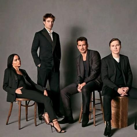 Batman Cast, The Batman 2022, Group Picture Poses, Batman 2022, Zoë Kravitz, Headshot Poses, Paul Dano, Corporate Portrait, Family Picture Poses