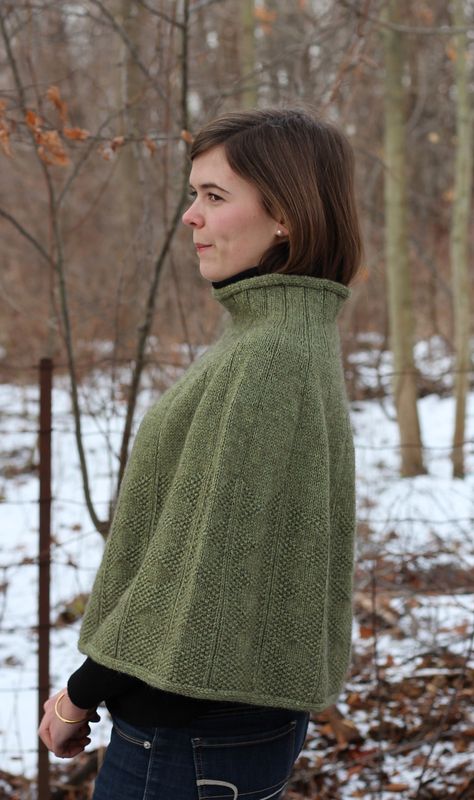 Ravelry: Frenchman's Bay Cape by Gayle Clow Capelet Knitting Pattern, Knitted Cape Pattern, Womens Knitting Patterns, Ravelry Knitting, Cape Pattern, Poncho Knitting Patterns, Cowl Knitting Pattern, Knitted Cape, Poncho Pattern