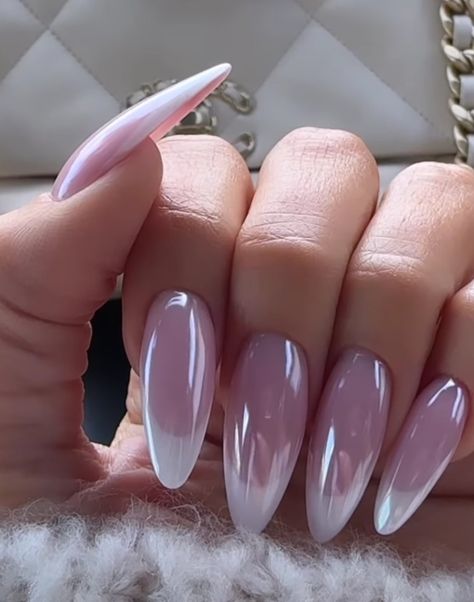 Girly Almond Nails, French Pearl Nails, French Chrome Nails, Tip Nail Designs, Milky Nails, Wow Nails, French Tip Nail Designs, Nail Trend, Classic French Manicure