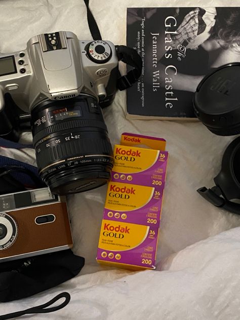 Film Cameras Aesthetic, Film Photographer Aesthetic, Film Camera Photography, Film Photography Tips, Kodak Gold, Shoot Film, Film Cameras, Photography Camera, Old Money Aesthetic