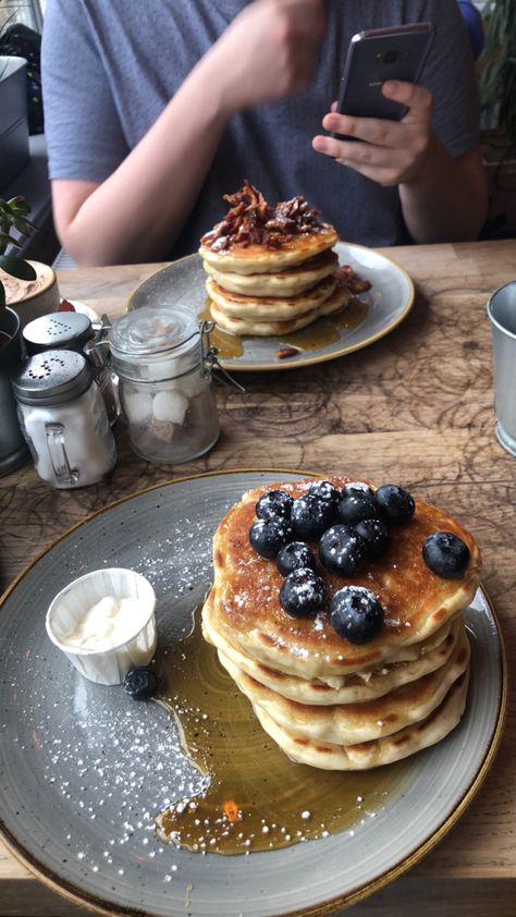 These pancakes from Riverview Kitchen in Durham, UK were some of the best I’ve ever had. I’ve linked a similar vegan recipe below 😋 In The Kitchen, Pancakes Aesthetic, Fluffiest Pancakes, Eating Pancakes, Useful Gift Ideas, Pancakes For Breakfast, Uk Food, Pancake Breakfast, Buttermilk Recipes