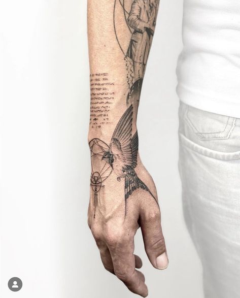 Best Small Tattoos For Men, Best Small Tattoos, Small Tattoos For Men, Mangas Tattoo, Art Inspired Tattoos, Best Tattoo Ever, Realistic Tattoo Sleeve, Men Tattoos Arm Sleeve, Greek Tattoos