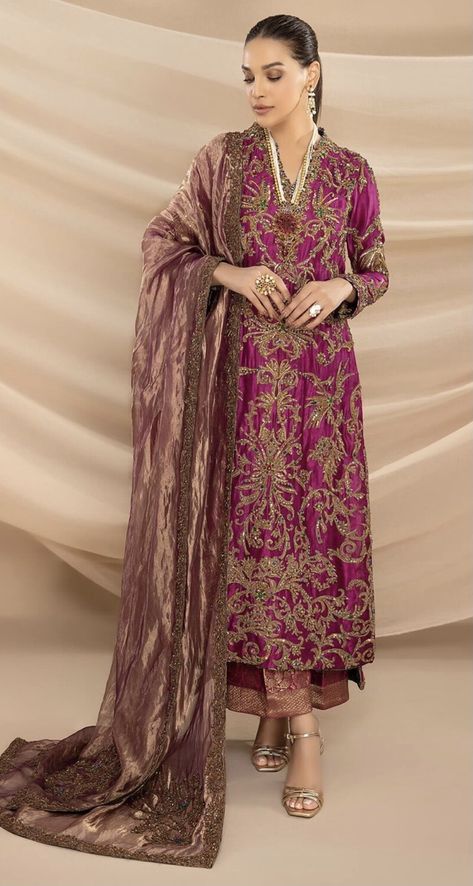 Nilofer Shahid, Tissue Dupatta, Indian Sari Dress, Shirt Pant, Fashion Design Patterns, Pakistani Fashion Party Wear, Pakistani Dress, Designer Party Wear Dresses, Pakistani Wedding Dresses