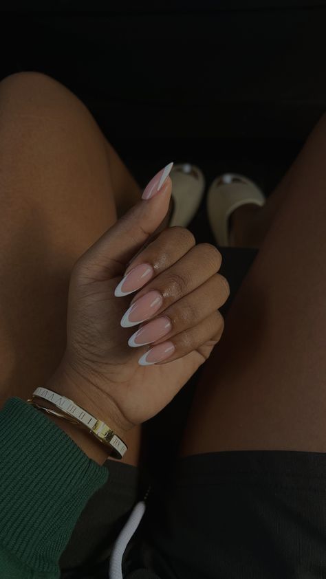 Oval Tips Nails, Shaped French Tip Nails, Black Feminine Nails, Classy Girl Nail, Cute Almond French Nails, Natural Nail Ideas Almond, Acrylic Nail Designs For Work, Oval French Tips Nails, French Acrylics Almond