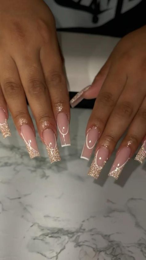 Champagne Acrylic Nails Coffin, White And Gold Acrylic Nails Coffin, White And Gold Nails Prom, Neutral Birthday Nails, Nude Birthday Nails, White And Gold Nails Acrylic, Pink White And Gold Nails, Gold And White Acrylic Nails, Champagne Nails Acrylic