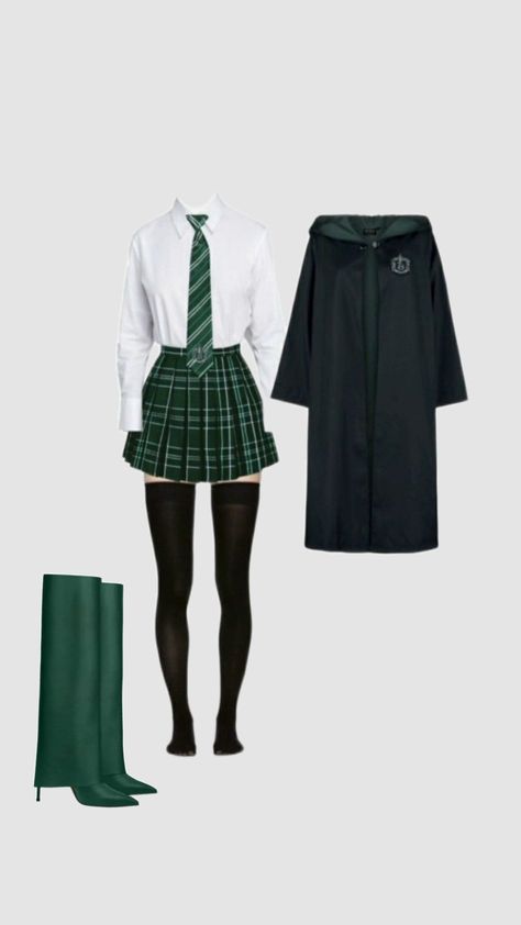 Slytherin Halloween Costume Women, Slytherin Halloween Costume, Slytherin Outfit Ideas, Harry Potter Uniform, Slytherin Costume, Harry Potter Kostüm, Slytherin Outfit, Harry Potter Halloween Costumes, Hot Halloween