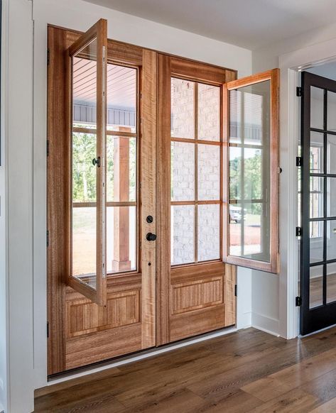 Wood Front Door With Screen Door, Front Screen Door Ideas, Double Door Foyer, Front Double Door Design Wood Modern, Speakeasy Doors, Backdoor Ideas, Craftsman Entryway, Wooden Double Front Doors, Double Screen Doors