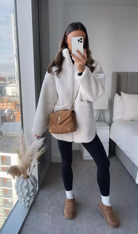 White Bag Winter Outfit, Khaki Leggings Outfit Winter, Comfy Thanksgiving Outfit Leggings, Beige Leggings Outfit Winter, Autumn Dress Outfit Casual, Jacket And Leggings Outfit, Leggings Sweater Outfit, Beige Leggings Outfit, Khaki Leggings Outfit