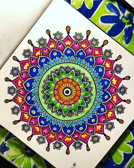 Mandala With Brush Pens, Mandala Art With Brush Pen, Mandala Art Simple Colourful, Brush Pen Mandala Art, Unique Mandala Drawing Colour, Mandala Art Rangoli, Brush Pen Drawing Ideas, Mandala Colour, Colour Mandala