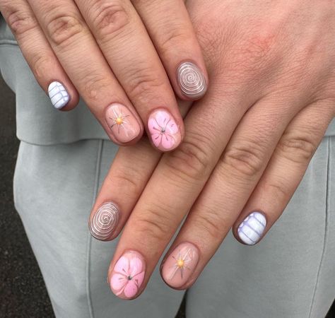 Natural Nails Short Designs, Short Artsy Nails, Really Short Nail Designs, Really Short Nails Ideas, Really Short Nails, Short Nails Ideas, Biab Nails, Simple Gel Nails, Minimal Nails