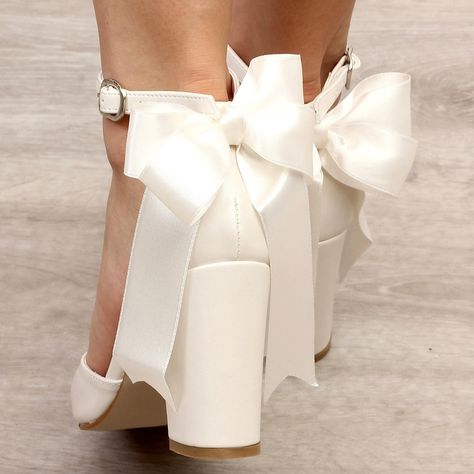 Outer Material: Artificial Material  Inner Material: Artificial Material  Number Pattern: Full  Comb Width: Full  Base Type: Neolite  Heel Height: 8.0 cm  Base Height: 1.0 cm  Weight: 460 g  color :ivory bow:satın bow Wedding Heels Brides Dress, Bow Wedding Shoes Platform, Bridal Shoes With Tule Bow, Bride Shoes Wedding Heels Block, Wedding Shoes Bride Bows, Bow Bride Shoes, Wedding Shoes Tulle Bow, Elegant Wedding Shoes Brides Dress, Bride Shoes Wedding Heels Dress