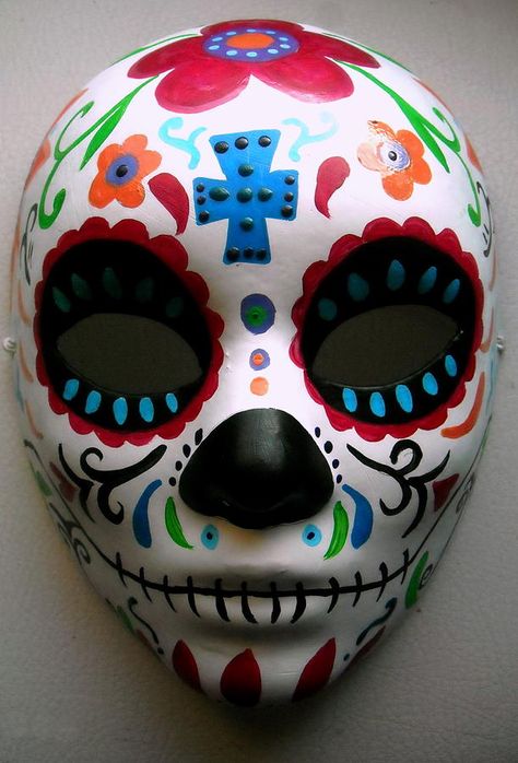 Day Of The Dead Mask, Pirate Gifts, Hallowen Ideas, Mask Painting, Skull Mask, Bachelor Of Fine Arts, Polymer Clay Crafts, Skull Art, Mask Design