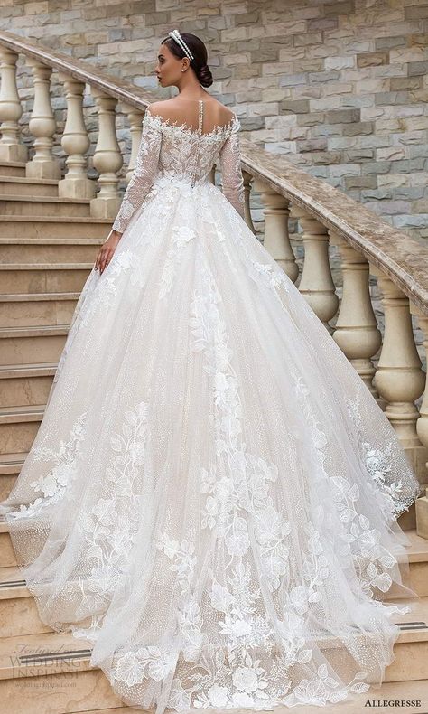 Wedding Dresses Timeless, Long Sleeve Ball Gown Wedding Dress, Wedding Gown A Line, Queen Wedding Dress, Dress Queen, Dress Sparkle, Sleeve Wedding Dresses, Long Sleeve Ball Gowns, Royal Ball