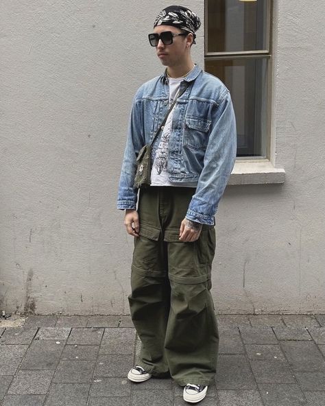 Denim Jacket And Cargo Pants Outfit, Denim Jacket Cargo Pants, Jean Jacket Outfits Men, Denim Jacket Men Outfit, Culture Outfits, Balenciaga Pants, Streetwear Ideas, Streetwear Inspiration, Demin Jacket