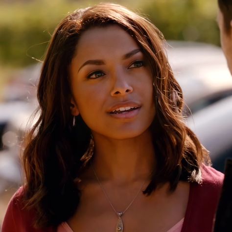 #bonniebennett #tvd Bonnie Vampire Diaries, Bonnie Bennet, W.i.t.c.h Art, Katerina Graham, Elijah Mikaelson, The Vampire Diaries 3, Kat Graham, Bonnie Bennett, Original Vampire