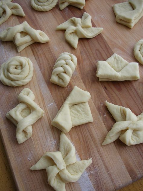 Danish Pastry Dough...haven't made these in a very long time Danish Pastry Dough, Pastry Design, Danish Pastry, Homemade Pastries, Danish Food, Puff Pastry Recipes, Sweet Pastries, Pastry Dough, Pastry Recipes