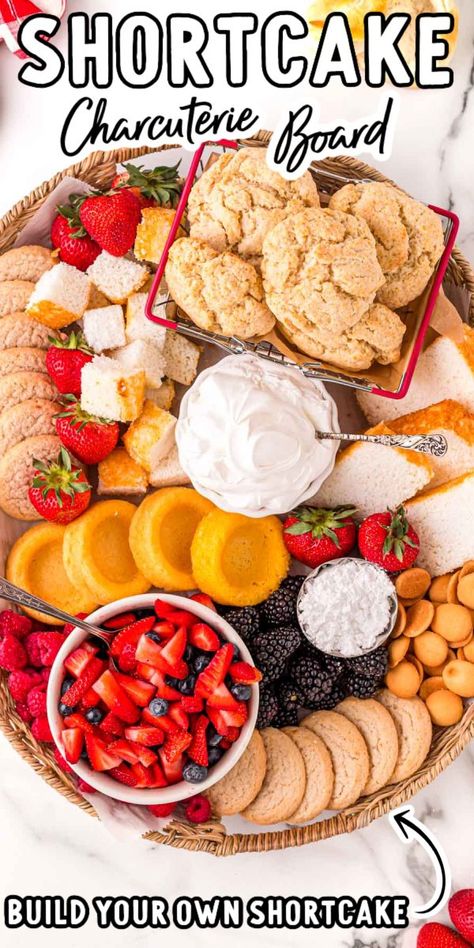 Dessert Fruit Charcuterie Board, Fruit And Cookie Charcuterie Board, Sharkcuterie Boards, Summer Dessert Charcuterie Board, Small Fruit Charcuterie Board, Dessert Charcuterie Board Ideas Summer, Birthday Dessert Charcuterie Board, Desert Charcuterie Board Ideas, Cake Charcuterie Board