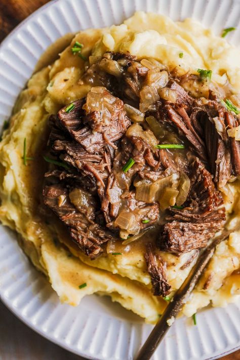 French Onion Chuck Roast, French Onion Beef Roast, Southern Green Beans Recipe, French Onion Roast, Slow Cooked Green Beans, French Onion Pot Roast, Southern Green Bean Recipes, Lobster Pasta Recipe, English Roast